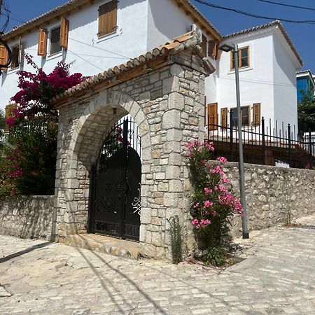 Old Town Hotel Dhërmi 외부 사진