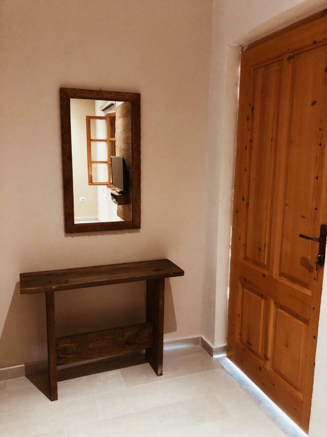 Old Town Hotel Dhërmi 외부 사진