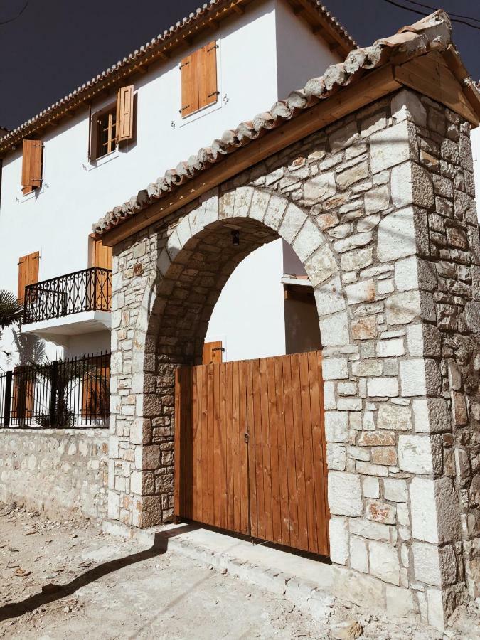 Old Town Hotel Dhërmi 외부 사진
