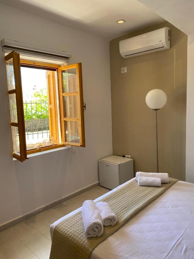 Old Town Hotel Dhërmi 외부 사진