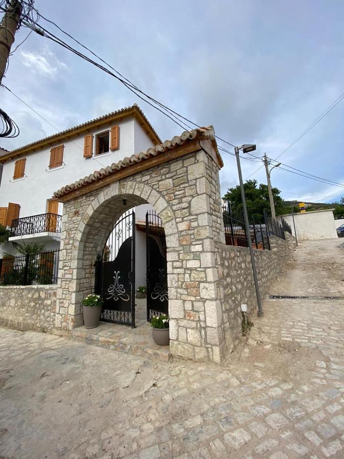 Old Town Hotel Dhërmi 외부 사진